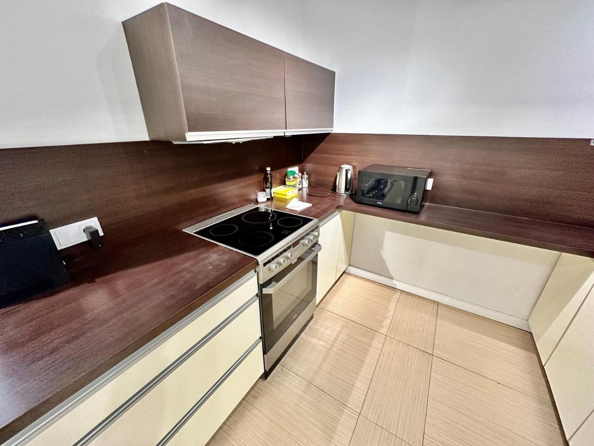Top Metro X2 Fast Wifi 400 Mbs 70'Tv Netflix Hbo Max Appletv+ Disney+ Varšava Exteriér fotografie