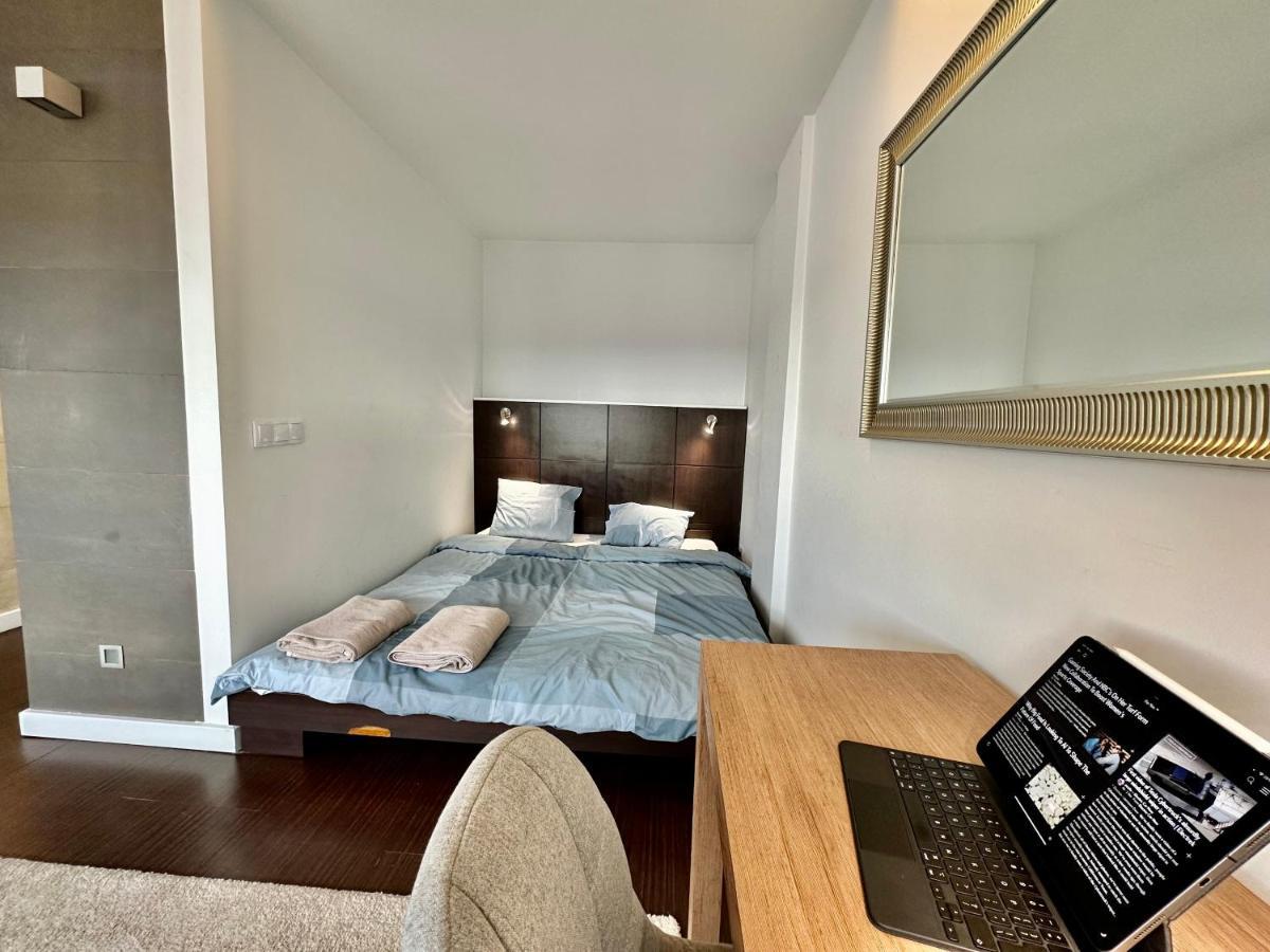 Top Metro X2 Fast Wifi 400 Mbs 70'Tv Netflix Hbo Max Appletv+ Disney+ Varšava Exteriér fotografie